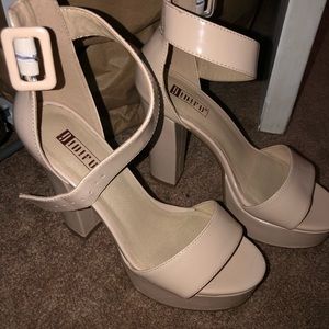 Women’s Size 6 4.5 inch heels